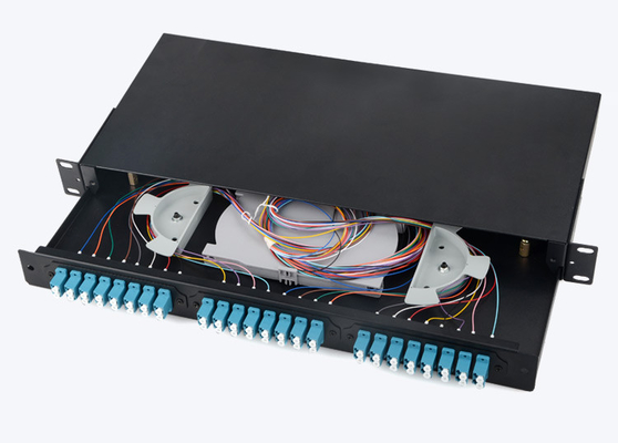 24 Portos LC Fibra Óptica Patch Panel concebido para montagem em parede em ambientes externos