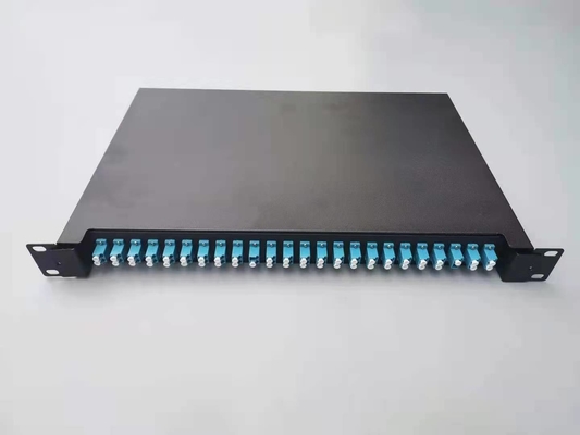 24 Portos LC Fibra Óptica Patch Panel concebido para montagem em parede em ambientes externos