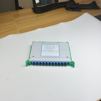 Quadro de distribuição mini-óptico de fibra exterior de 12 núcleos com bandeja de emenda de fibra versátil