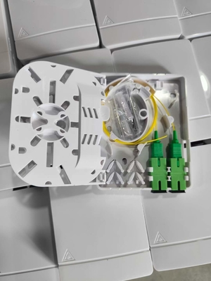 Caixa de painel de tomada de fibra óptica FTTH mini montada na parede com 2 portas e SC/APC Pigtail