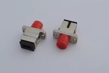 Experimente conexões perfeitas com o nosso adaptador híbrido de fibra óptica FC SC LC ST