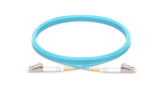 Conector de fibra óptica para tipos de fibra multimodo e transmissão de dados