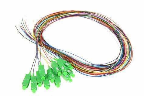 Saída 0,9 mm LSZH Pigtails de fibra óptica 12Cords 1,5 2,0 3,0 Perda de inserção ≤ 0,3dB 3