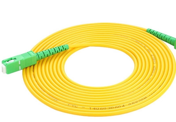 Modos únicos G657A SC UPC APC Fibra óptica para redes FTTH interiores e exteriores
