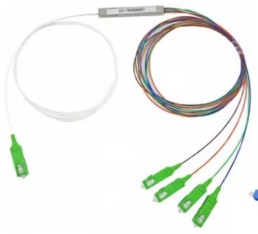Conector SC/APC Tubo de aço de fibra óptica 1x4 PLC Splitter para comprimento de onda 1260-1650nm