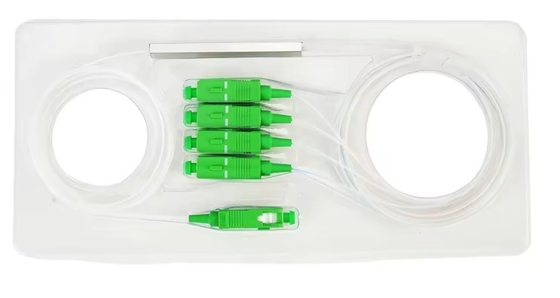 Conector SC/APC Tubo de aço de fibra óptica 1x4 PLC Splitter para comprimento de onda 1260-1650nm